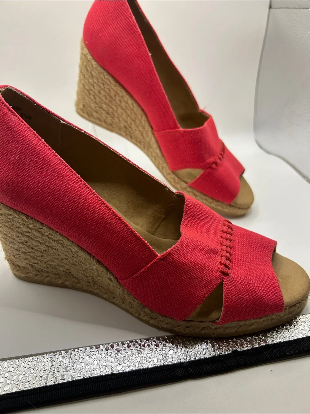 GH Bass Andi style wedge sandals ladies size 8.5 M muted red boho coastal